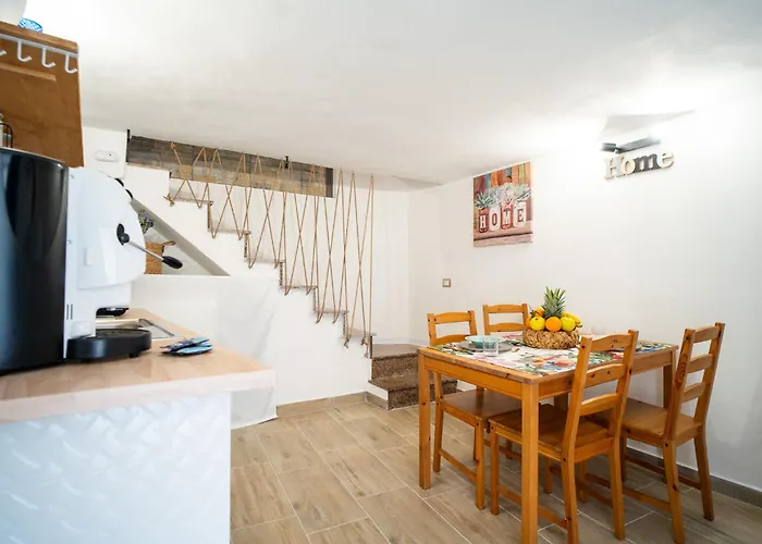 La Casetta Di Dandri 몬레알레